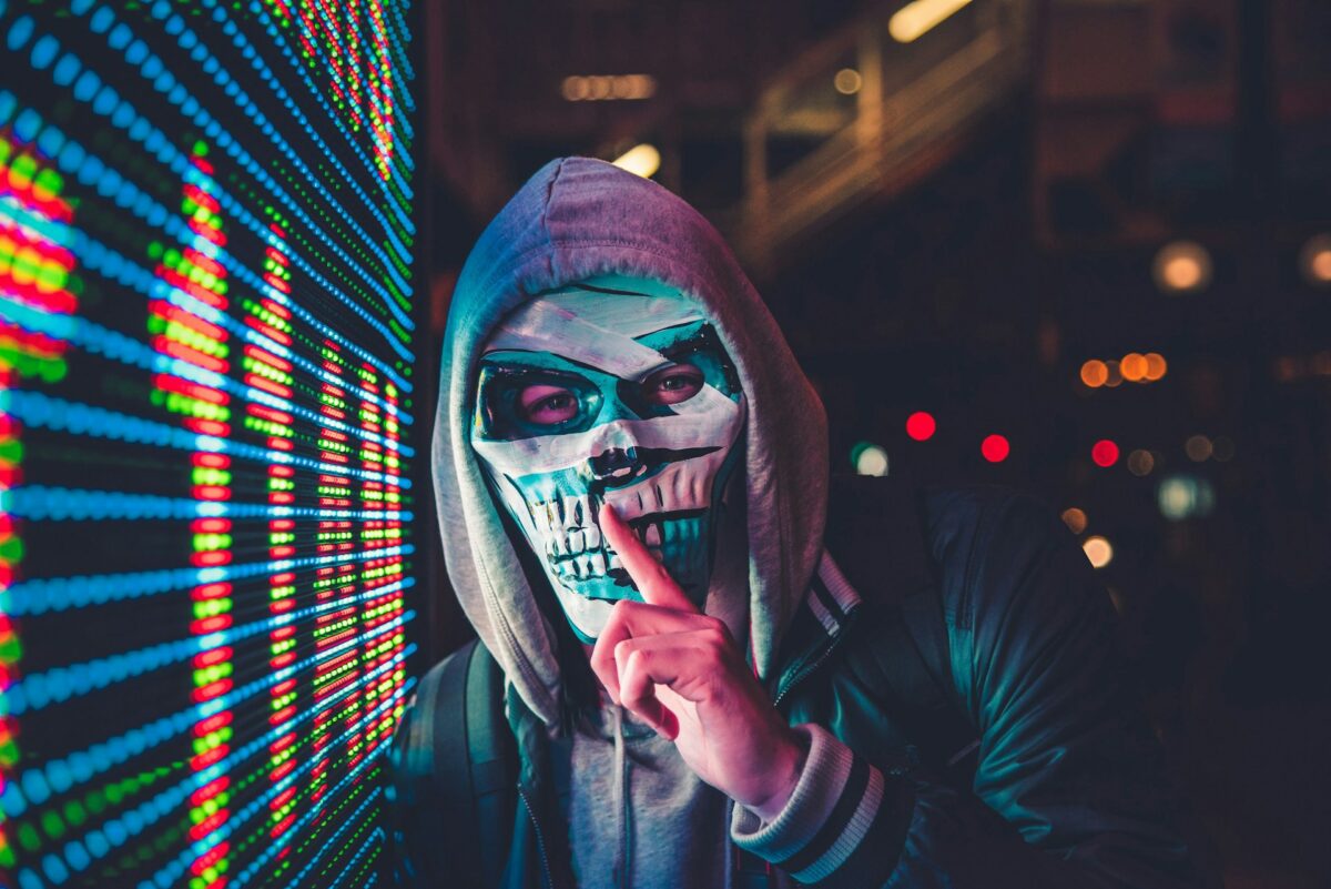 Different and Efficient Methods to Prevent Yourself from Being Hacked